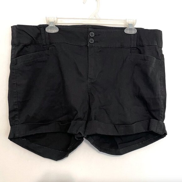 TORRID Plus Size 5 Inch Stretch Sateen Mid Rise Belted Short Black 20 - NO BELT - Picture 2 of 13